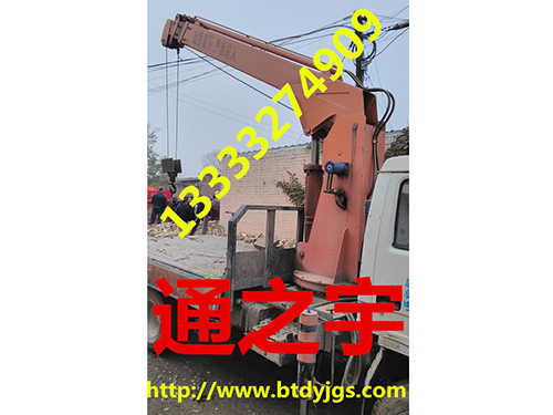 <b>隨車(chē)吊使用頻率決定汽車(chē)吊運(yùn)機(jī)的壽命</b>