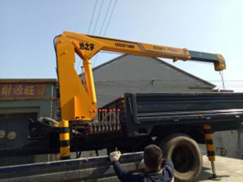 小吊機小吊車吊運機隨車吊拖拉機小型吊機小型吊車小型吊運機汽車吊