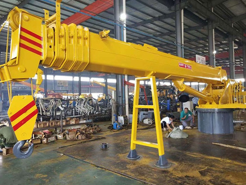 港口船用吊機